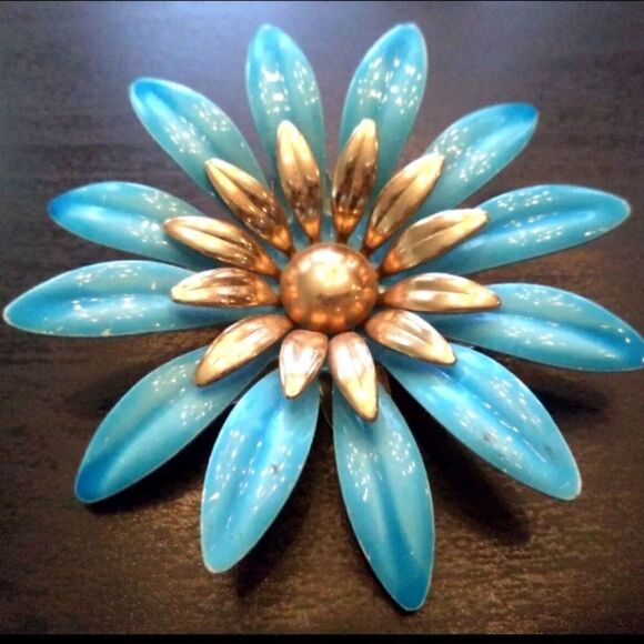 VINTAGE ESTATE SIGNED SARAH COV ENAMELED FLOWER 3 1/4" BROOCH EXCELLENT COND. - Picture 1 of 3